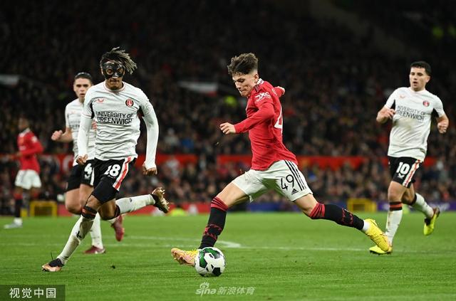 张贴标语的 张贴标语的